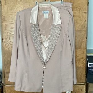 NWT Karen Miller Skirt set